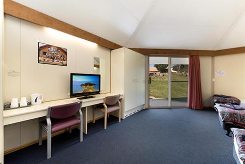 The Station Hotel Jindabyne Exterior photo